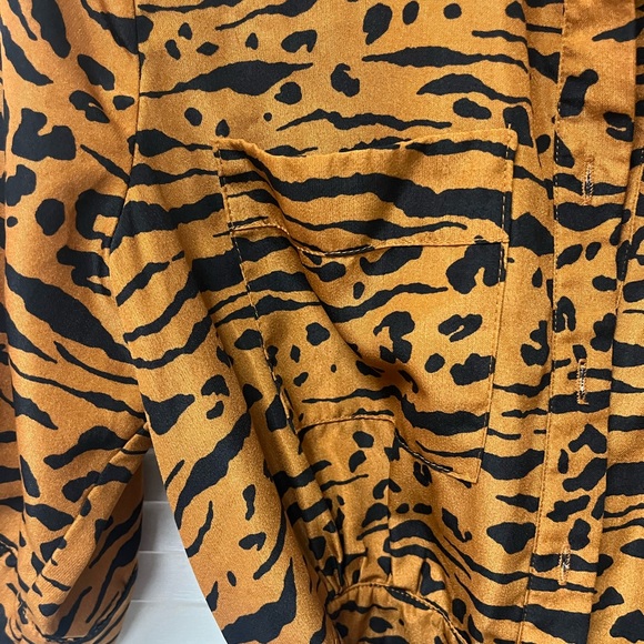 EUC ✨DEEDEE✨romper✨Tiger Print ✨M - Picture 2 of 10